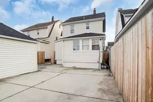 242-27 88th Dr, Bellerose, NY 11426 - Photo 26