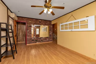 1006 N 7th Street, New Hyde Park, NY 11040 - Photo 4