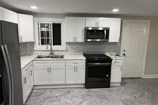 105 S 32nd St, Wyandanch, NY 11798 - Photo 4