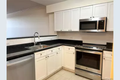 300 Mamaroneck Avenue #718, White Plains, NY 10605 - Photo 4