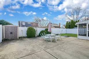 32 Needle Ln, Levittown, NY 11756 - Photo 28