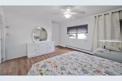 32 Needle Lane, Levittown, NY 11756 - Photo 16