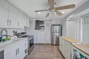 32 Needle Ln, Levittown, NY 11756 - Photo 8