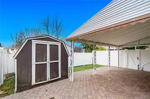 149 Byrd St, Lindenhurst, NY 11757 - Photo 36