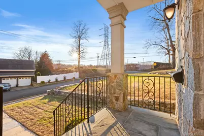 44 Hillwood Place, Yonkers, NY 10710 - Photo 4