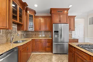 44 Hillwood Pl, Yonkers, NY 10710 - Photo 20