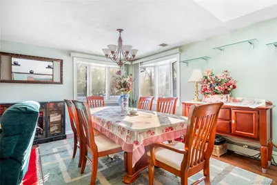 378 Mac Arthur Boulevard, Hauppauge, NY 11788 - Photo 4