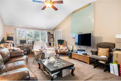 378 Mac Arthur Boulevard, Hauppauge, NY 11788 - Photo 8