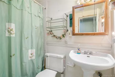 378 Mac Arthur Boulevard, Hauppauge, NY 11788 - Photo 10