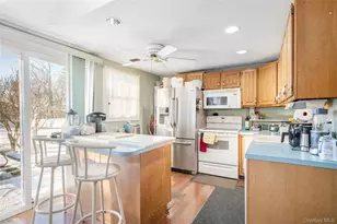 378 MacArthur Blvd, Hauppauge, NY 11788 - Photo 6