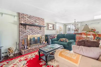 378 Mac Arthur Boulevard, Hauppauge, NY 11788 - Photo 2