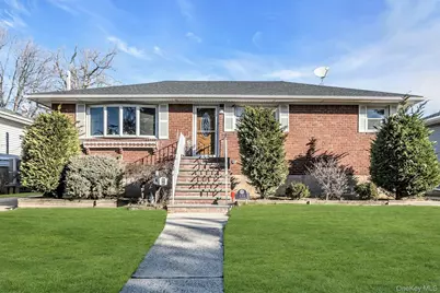 133 Baker Court, Island Park, NY 11558 - Photo 2