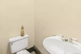 9 Monument St, Newburgh, NY 12550 - Photo 8