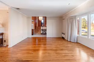 19 Birchwood Park Dr, Syosset, NY 11791 - Photo 8