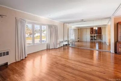 19 Birchwood Park Drive, Syosset, NY 11791 - Photo 6