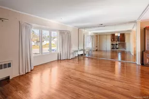 19 Birchwood Park Dr, Syosset, NY 11791 - Photo 6