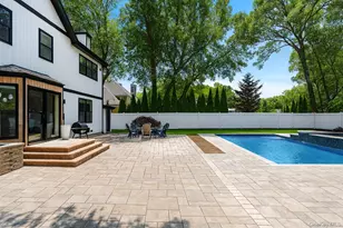 8 Hamilton Pl, Lake Grove, NY 11755 - Photo 48