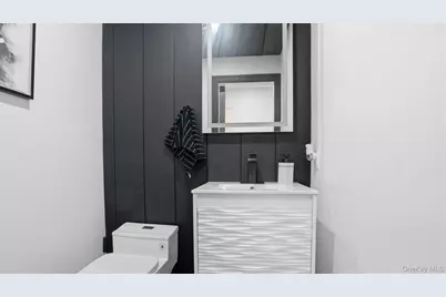 8 Hamilton Place, Lake Grove, NY 11755 - Photo 38