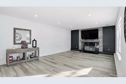 8 Hamilton Place, Lake Grove, NY 11755 - Photo 20