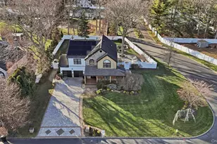 8 Hamilton Pl, Lake Grove, NY 11755 - Photo 6