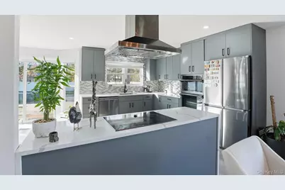 8 Hamilton Place, Lake Grove, NY 11755 - Photo 14