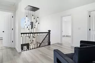 8 Hamilton Pl, Lake Grove, NY 11755 - Photo 24