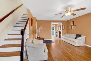 2576 Harding Ave, Bronx, NY 10465 - Photo 4