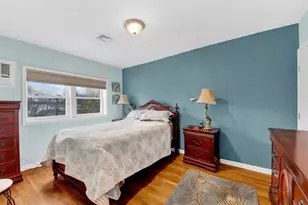 2576 Harding Ave, Bronx, NY 10465 - Photo 16