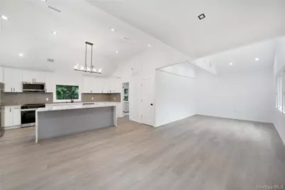 7 Weinmann Boulevard, Melville, NY 11747 - Photo 6