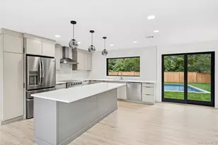 3 Shore Ln, Westhampton, NY 11977 - Photo 2