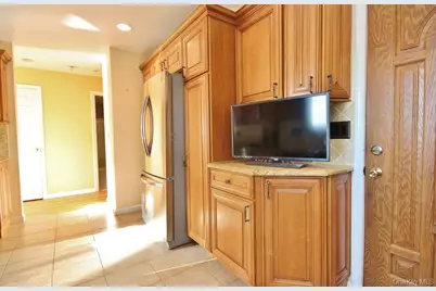 415 N Shore Drive, Wurtsboro, NY 12790 - Photo 8