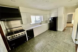 11-26 126th St, College Point, NY 11356 - Photo 2