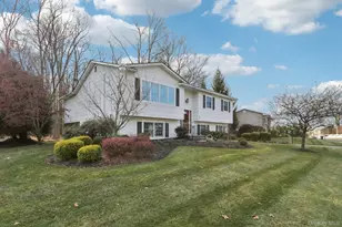 229 Betsy Ross Dr, Orangeburg, NY 10962 - Photo 2