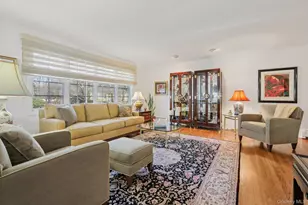 229 Betsy Ross Dr, Orangeburg, NY 10962 - Photo 8