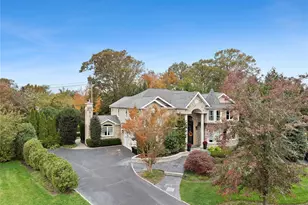5 Schoolhouse Ct, Oyster Bay, NY 11771 - Photo 2