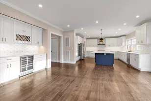 34 Calumet Dr, Dix Hills, NY 11746 - Photo 14