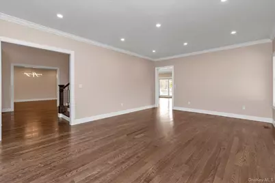 34 Calumet Drive, Dix Hills, NY 11746 - Photo 6