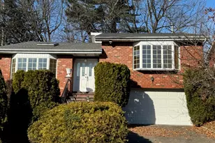 15 Dugan Ln, Yonkers, NY 10710 - Photo 2