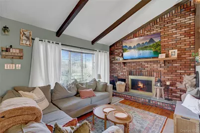 25 Zenith Road, Rocky Point, NY 11778 - Photo 12