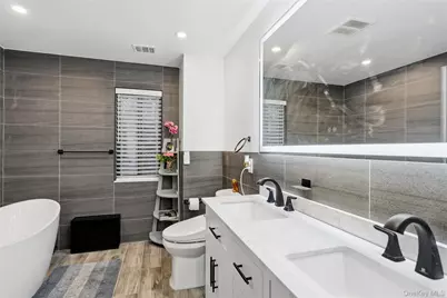 93 Estate Drive, Jericho, NY 11753 - Photo 22