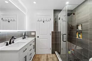 93 Estate Dr, Jericho, NY 11753 - Photo 24