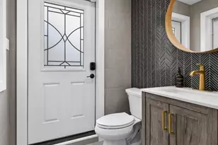 14 Woodland Dr, Old Bethpage, NY 11804 - Photo 12