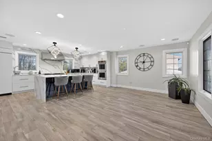 14 Woodland Dr, Old Bethpage, NY 11804 - Photo 8