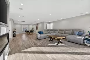 14 Woodland Dr, Old Bethpage, NY 11804 - Photo 10