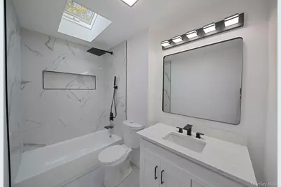 10 Elayne Court, Smithtown, NY 11787 - Photo 20