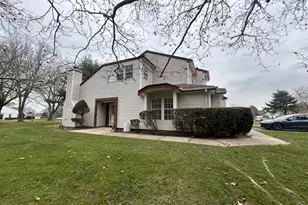 5 Norfolk Ct, Coram, NY 11727 - Photo 2