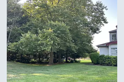 5 Norfolk Court, Coram, NY 11727 - Photo 4