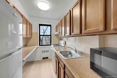 620 Pelham Road #6J, New Rochelle, NY 10805 - Photo 8