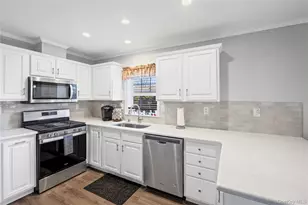 1661 Old Country Rd, Riverhead, NY 11901 - Photo 4