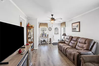 1661 Old Country Road #351B, Riverhead, NY 11901 - Photo 10